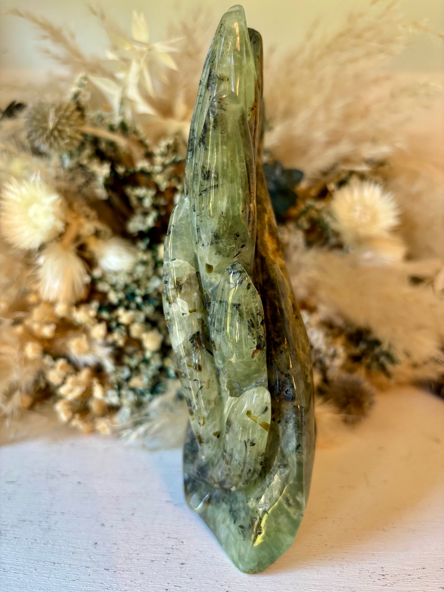 Prehnite nine-tailed fox, kitsune carving